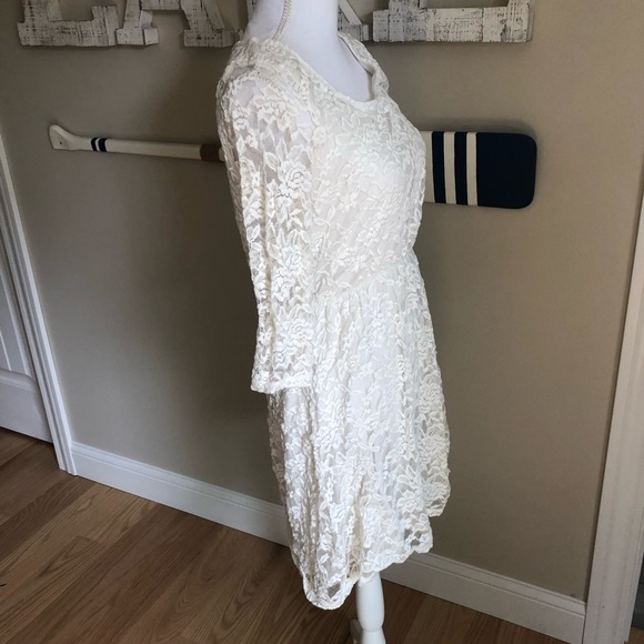 White Lace Dress - Picture 5 of 8